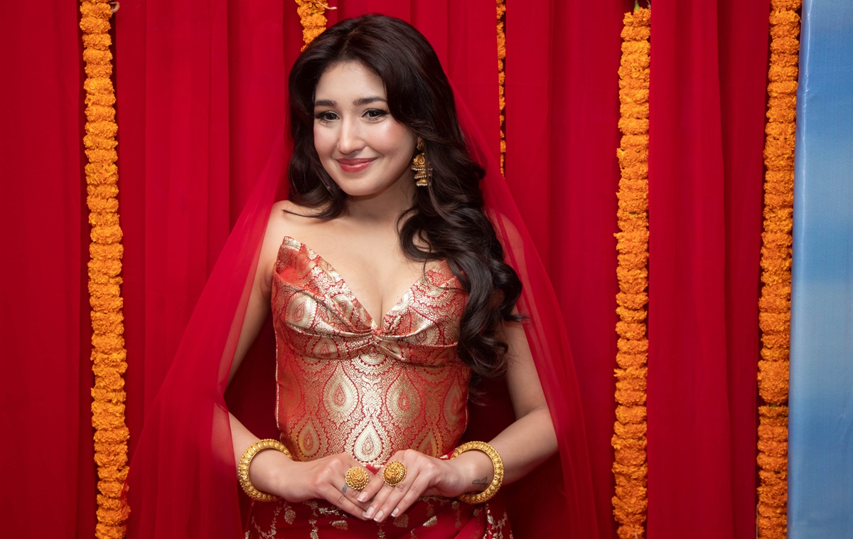 Anchal-Sharma-Ek-muthi-Badal-1778751105.jpg