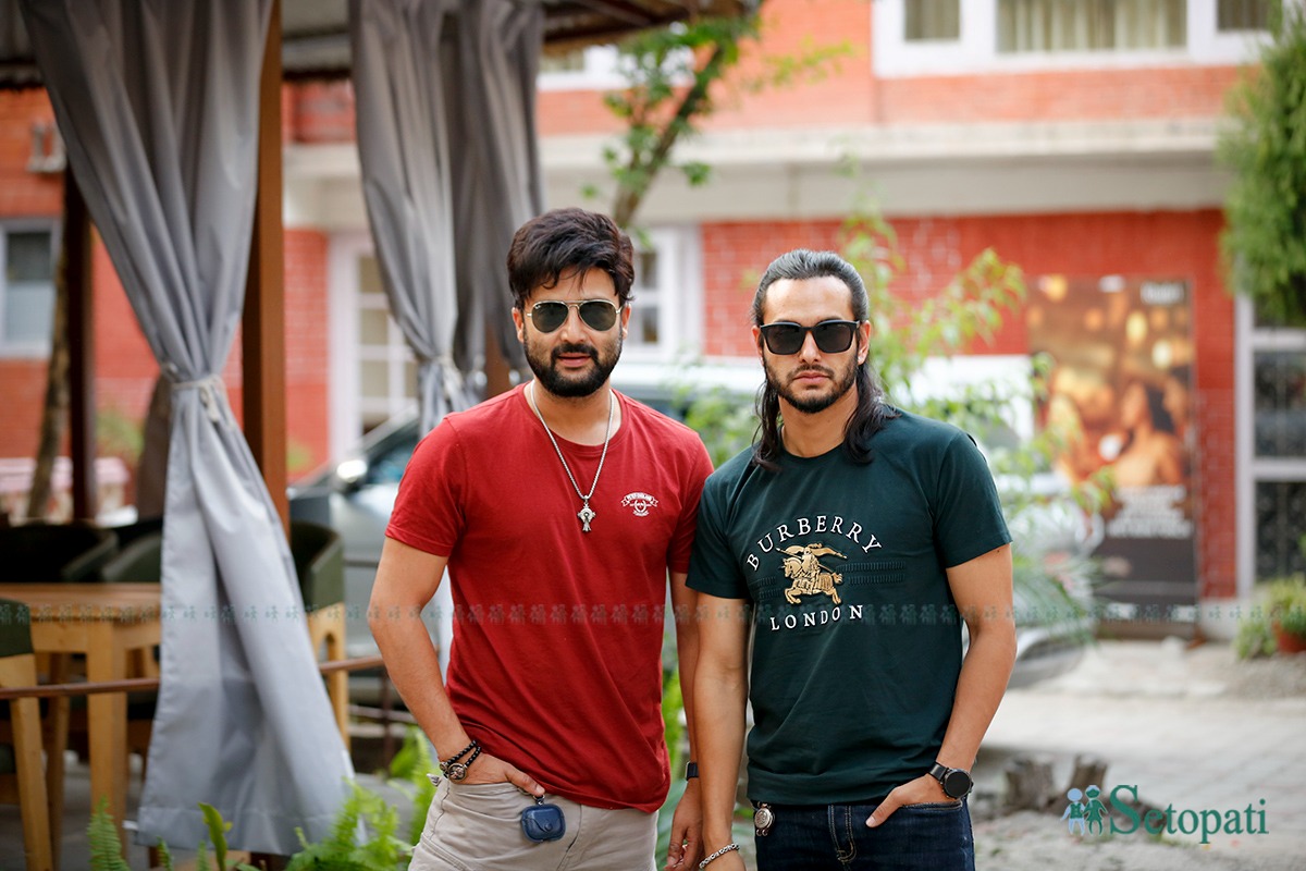 प्रदीप खड्का र आर्यन सिग्देल। तस्बिरः नवीनबाबु गुरूङ/सेतोपाटी