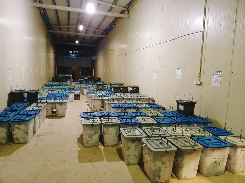 भरतपुर महानगरपालिकाको मतगणना स्थलमा राखिएका मतपेटिका। तस्बिर: राजेश घिमिरे/सेतोपाटी