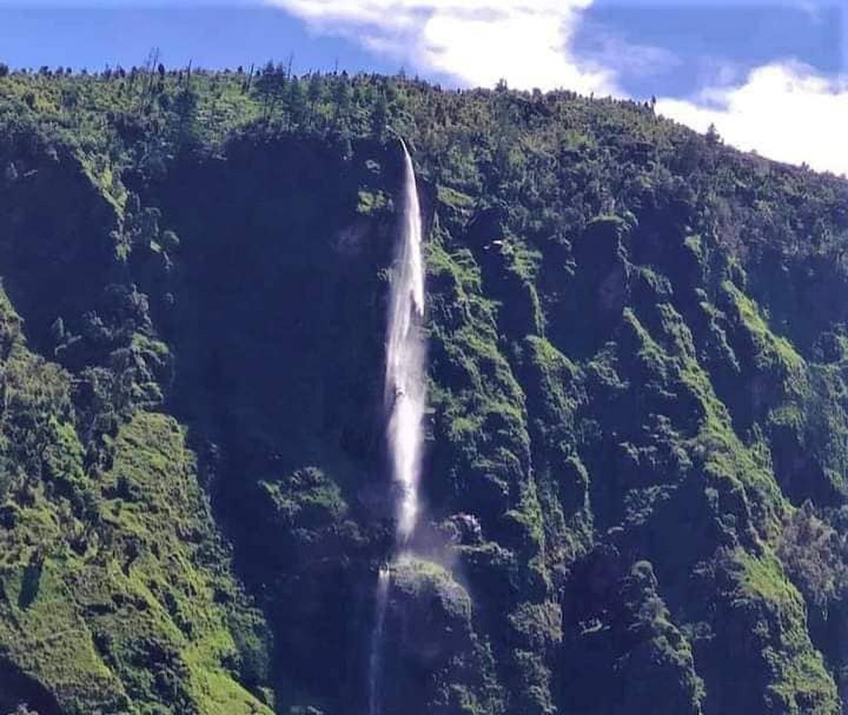 कृत्रिम झरना। तस्बिर: देवराज सुवेदी/रासस