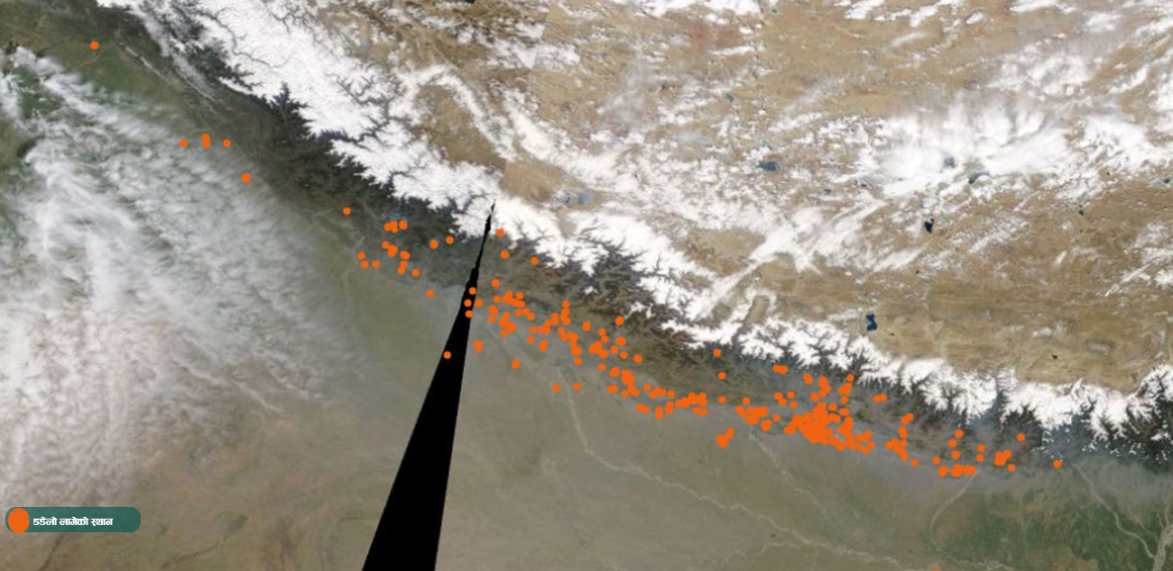 नासाको स्याटेलाइटले देखाएको नेपालको डढेलो (थोप्लामा)।