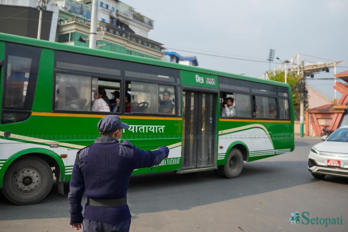 Election-police-on-Duty-Kathmandu-traffic_NPL10-ink-1772174047.jpeg