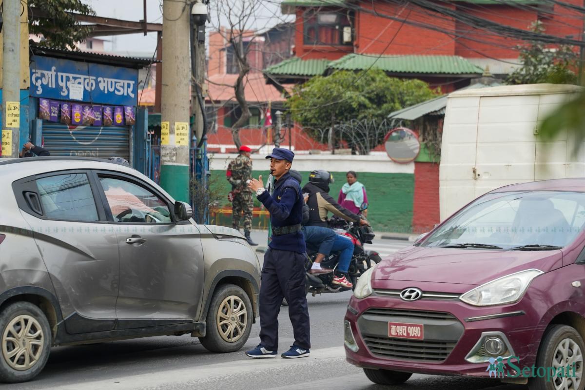 Election-police-on-Duty-Kathmandu-traffic_NPL9-ink-1772174047.jpeg