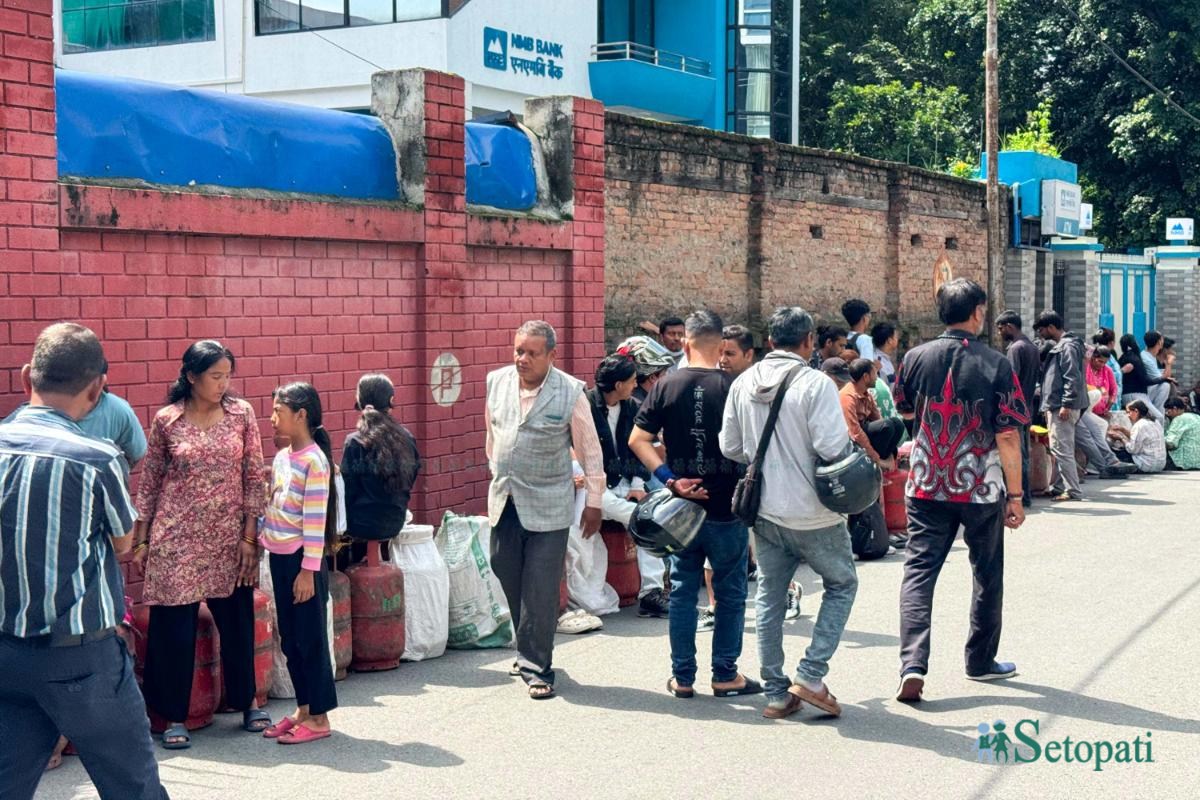 Gas-line_Nepal-Photo-Library14-ink-1786774139.jpeg