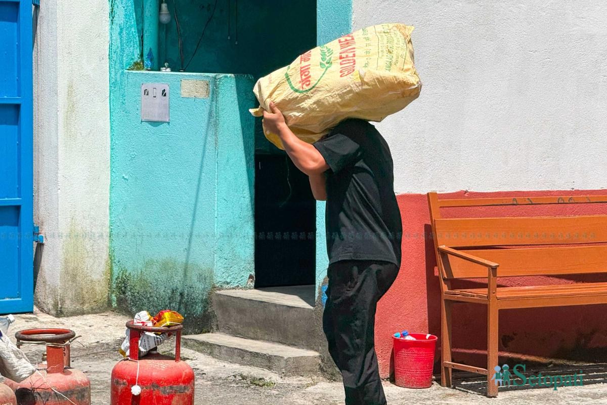 Gas-line_Nepal-Photo-Library2-ink-1786774137.jpeg