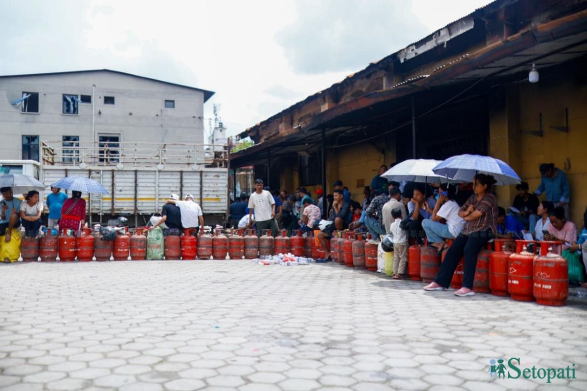 Gas-shortage_nigam-line_NPL-(11)-ink-1786874271.jpeg