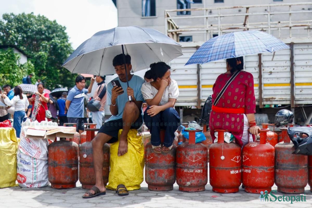 Gas-shortage_nigam-line_NPL-(13)-ink-1786874271.jpeg