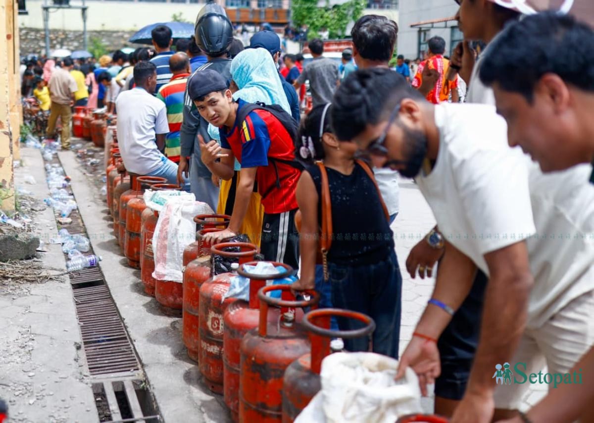 Gas-shortage_nigam-line_NPL-(15)-ink-1786874271.jpeg