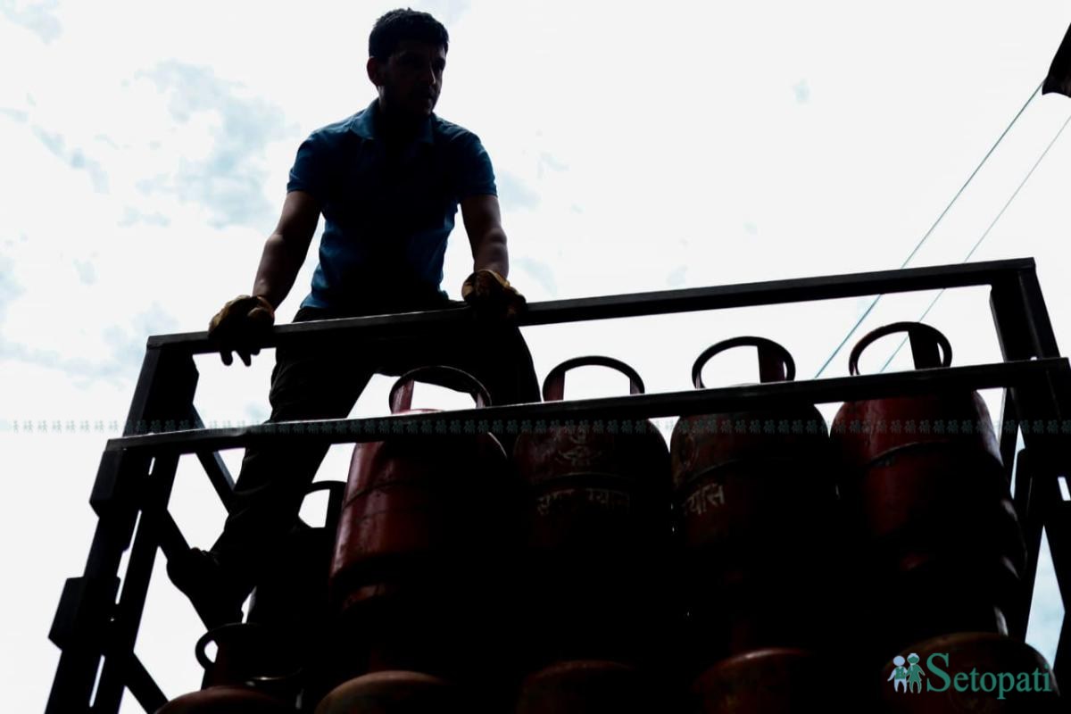 Gas-shortage_nigam-line_NPL-(3)-ink-1786874270.jpeg
