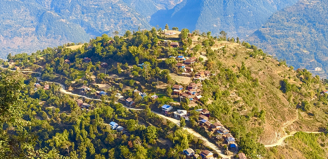 गुल्मीको मुसिकोटको  दरबार क्षेत्रबाट देखिएको  मुसिकोट नगरपालिका-२ स्थित बुढाथोक गाउँ र आसपासको क्षेत्र। तस्बिर: जनार्दन घिमिरे/रासस