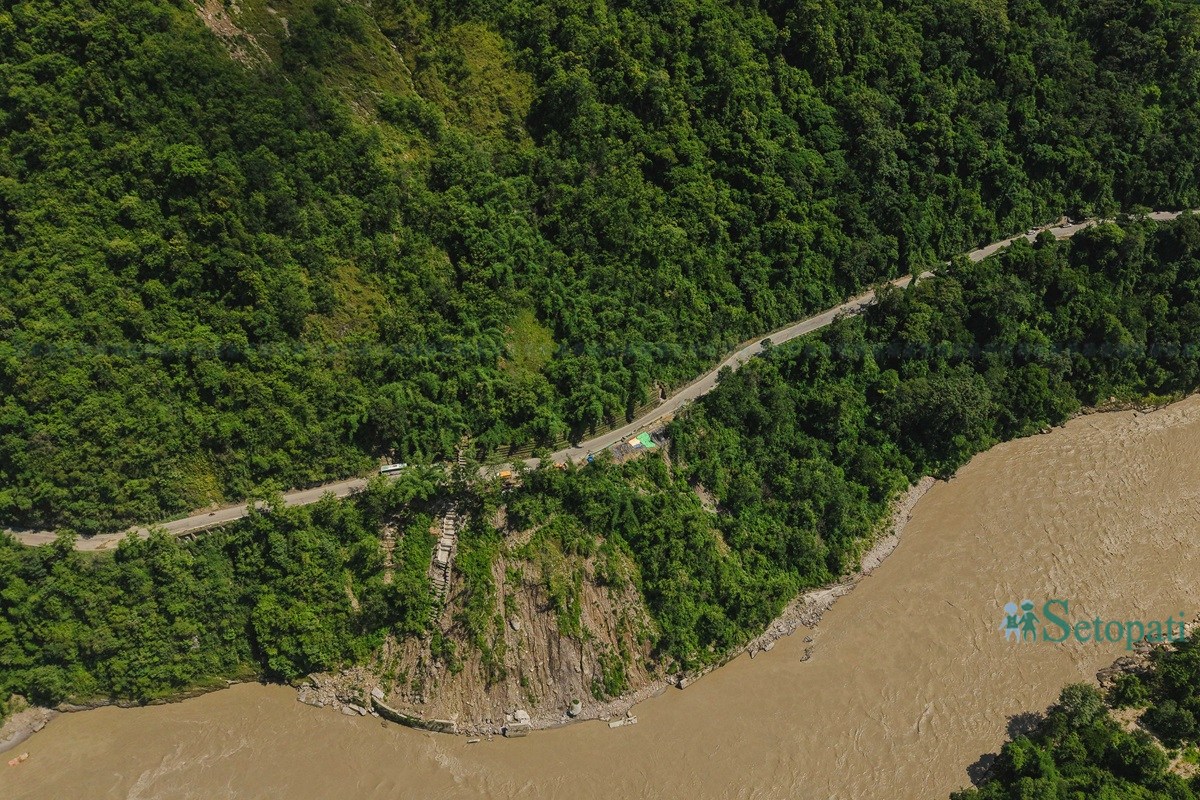 Kathmandu--Pokhara-highway-Nepal-photo-Library_NPL12-ink-1752754690.jpeg