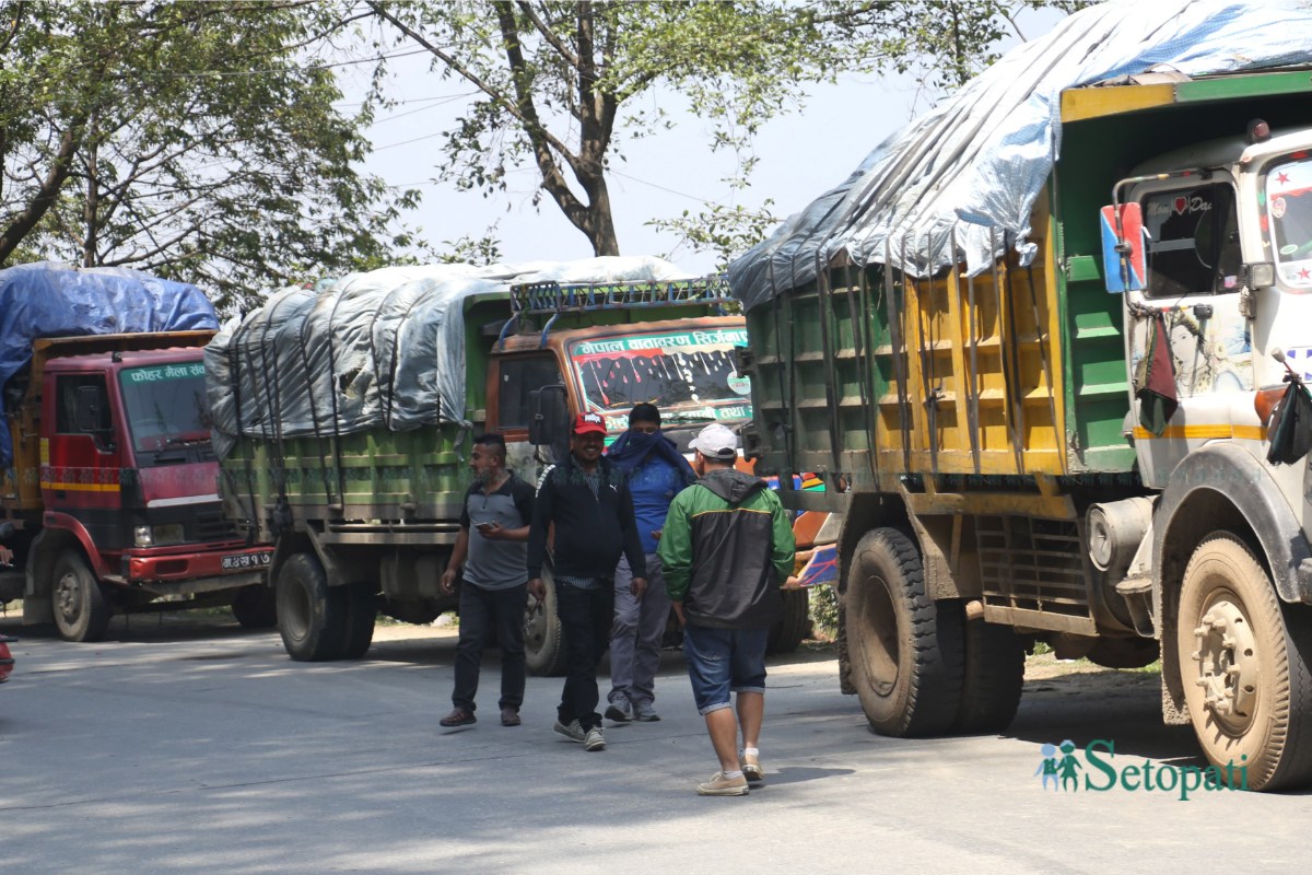 Machhapokhari-Tinpiple-Road-Strike.-142-ink-1746169799.jpeg
