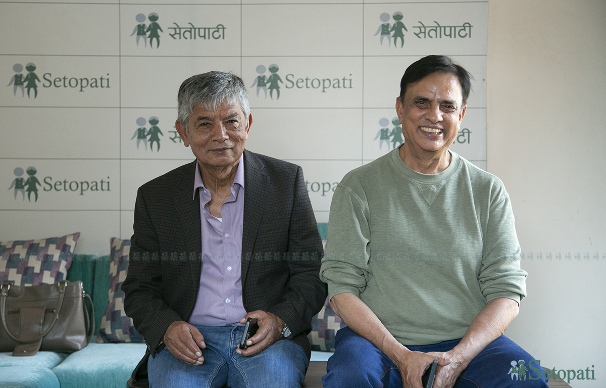 मदनकृष्ण श्रेष्ठ र हरिवंश आचार्य। तस्बिर: नवीनबाबु गुरूङ/सेतोपाटी