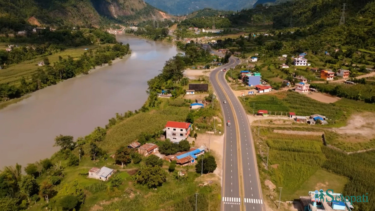 मुग्लिन-पोखरा सडक खण्ड।तस्बिर स्रोत: शर्मा यज्ञ।