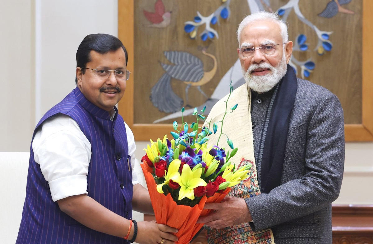 नितिन नवीन र नरेन्द्र मोदी।