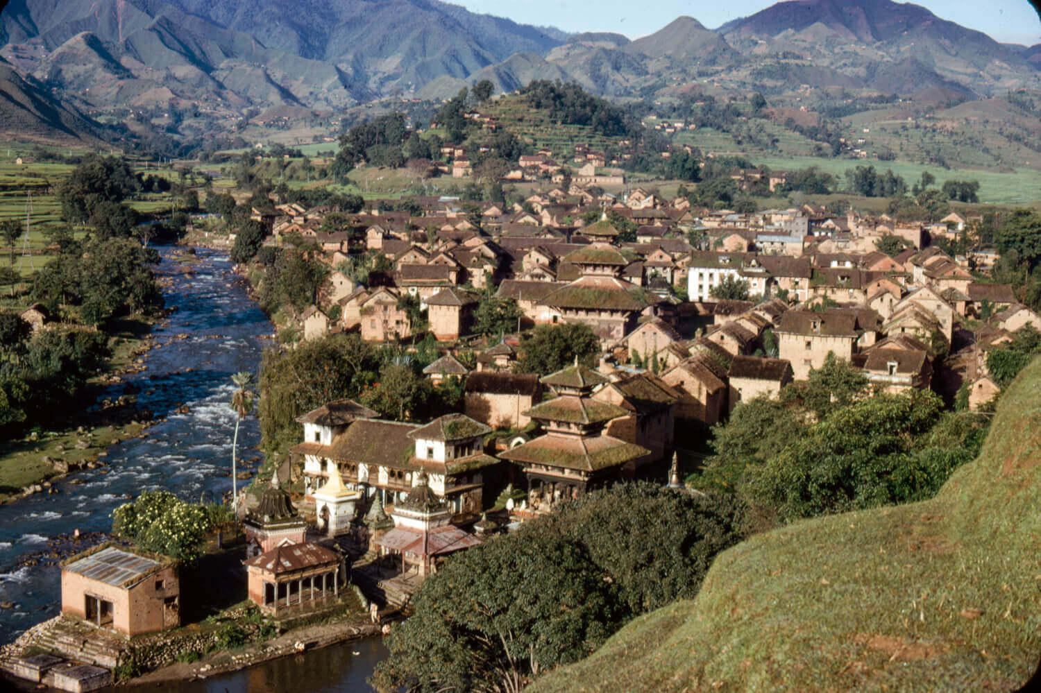 फ्रान्सेली मानवशास्त्री जेरार्ड तोफाँले सन् १९७६ मा खिचेको पनौतीको तस्बिर।