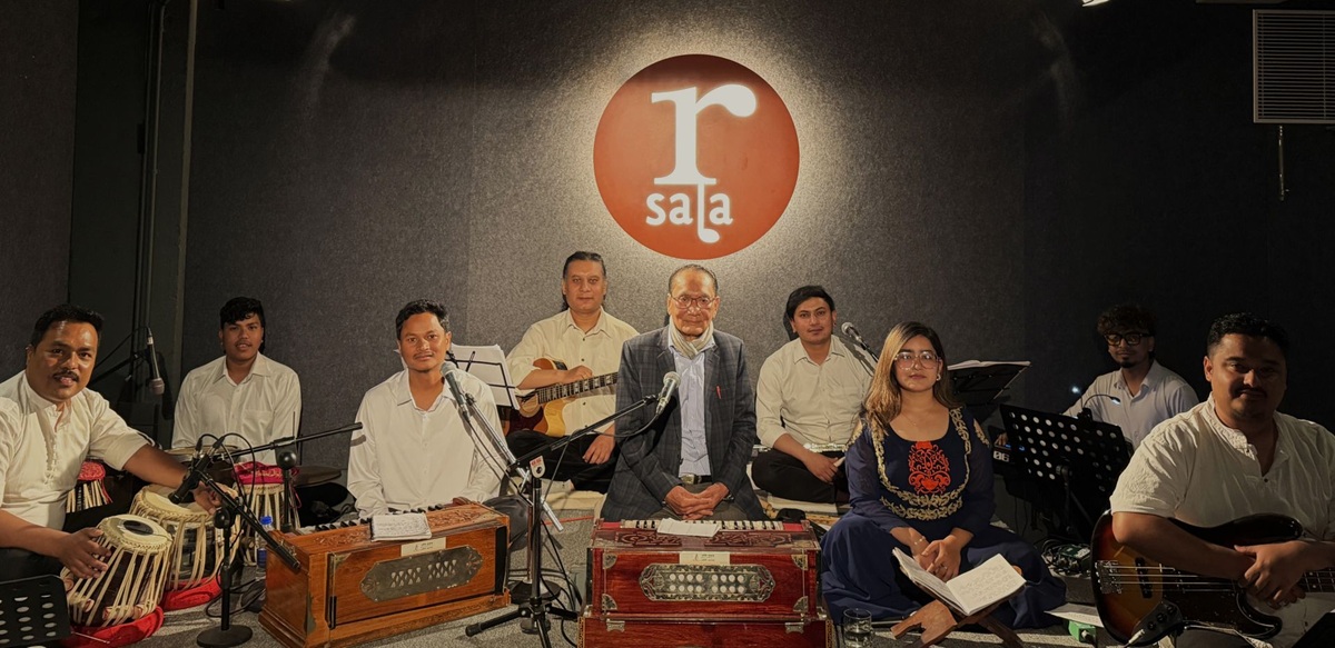 Paleti-team-with-Lyricist-Shiva-Shankar-Thapa-1780208502.JPG