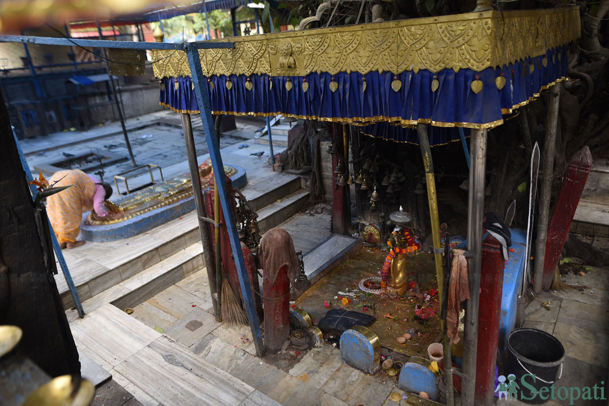 काठमाडौंको रक्षा गर्ने मानिएको पचली भैरव। काठमाडौंको 'खड्गाकार' आकृति पचली भैरवले प्रयोग गर्ने शस्त्र खड्गकै प्रतिरूप मानिन्छ। तस्बिर: नारायण महर्जन/सेतोपाटी