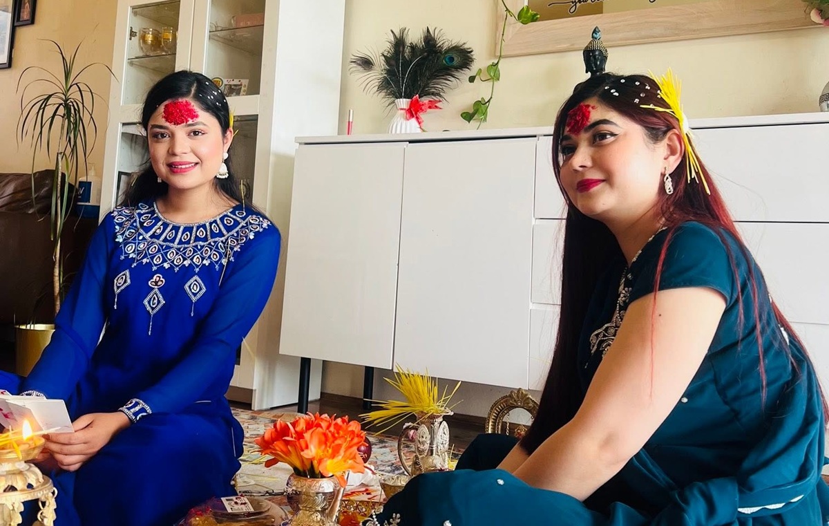 Samikshya-Dashain-australia-1792313541.jpg