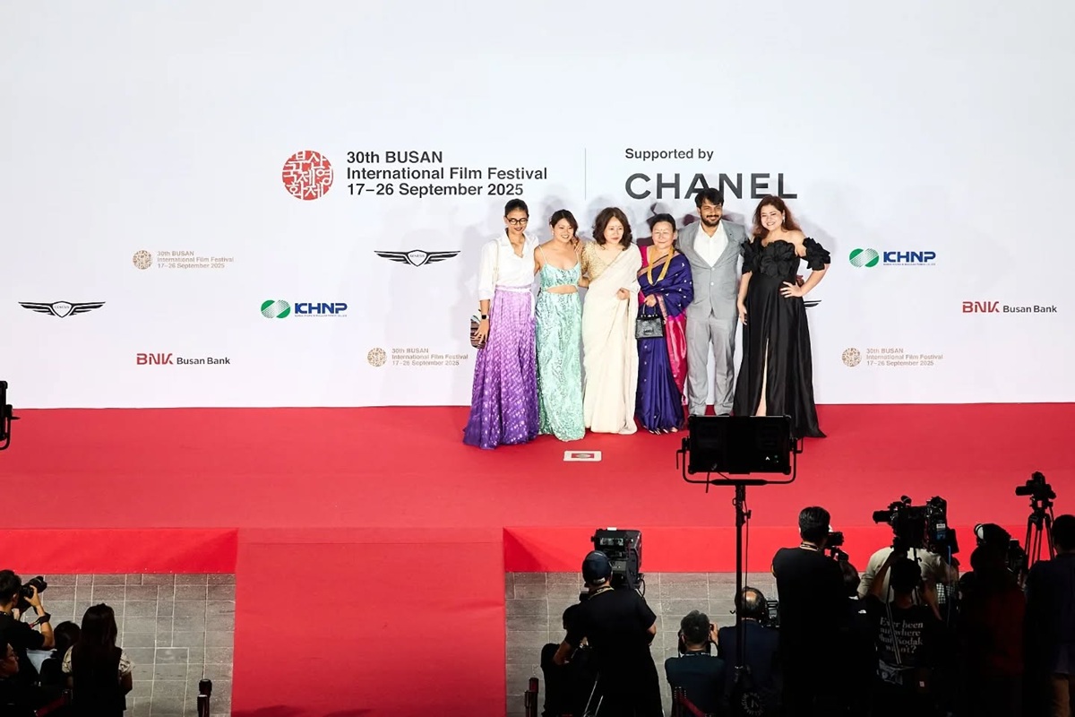 Shape-of-Momo_busan-film-festival-1759052980.jpg
