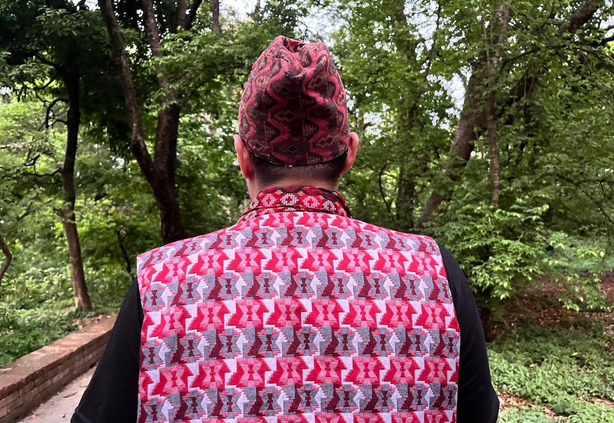 गौशाला पछाडिको भण्डारखाल बगैंचामा भेटिएका रूसी युवा सेर्गेइले नेपाल बसाइका क्रममा आफूजस्तै थुप्रै रूसी र युक्रेनी युवा काठमाडौंका विभिन्न स्थानमा देखेको बताए। तस्बिर: सुरेन्द्र फुयाल