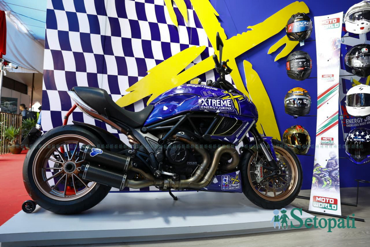 Two-Wheelers-and-Helmets_NPL-(10)-1787674360.jpg