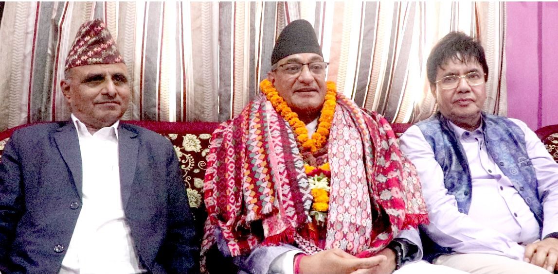 मुलुकको आर्थिक अवस्था सुध्रँदै गएको छ: गृहमन्त्री लेखक