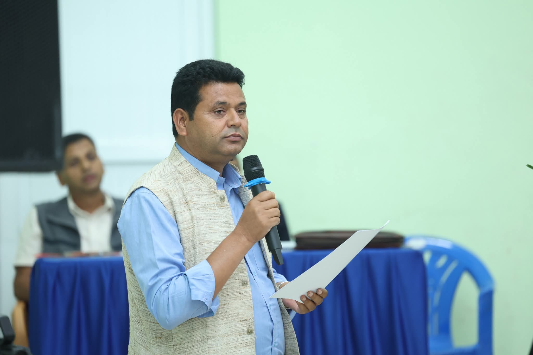 एमाले केन्द्रीय सदस्य नीरज आचार्यले अघि सारे लिडरसिप बैंकको अवधारणा