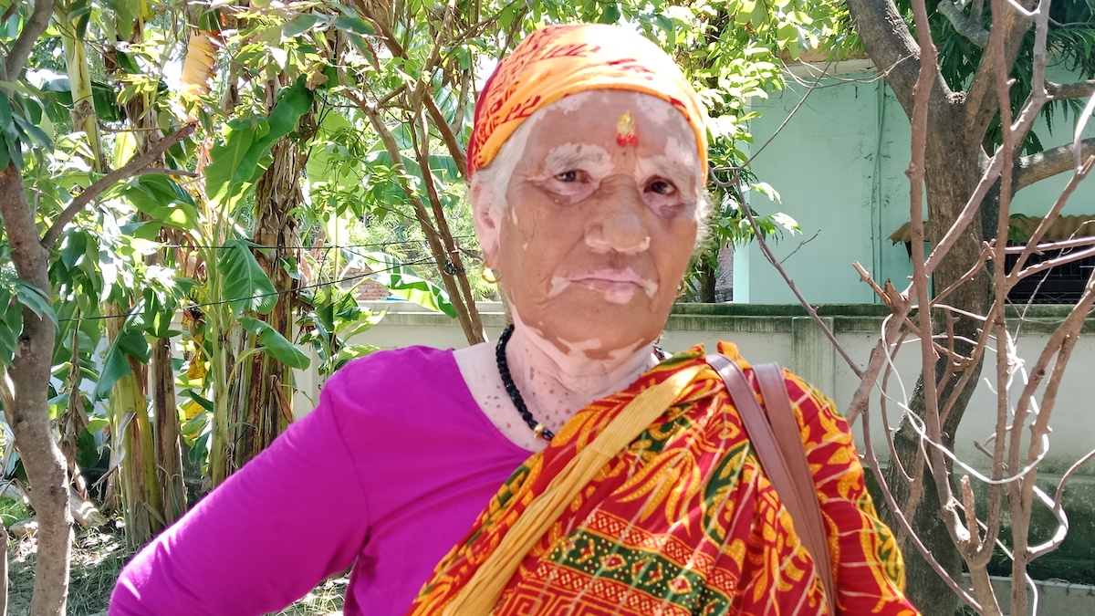 'झोलाको चेन बिग्रियो, मलाई सानो ब्याग किन्न मन छ'