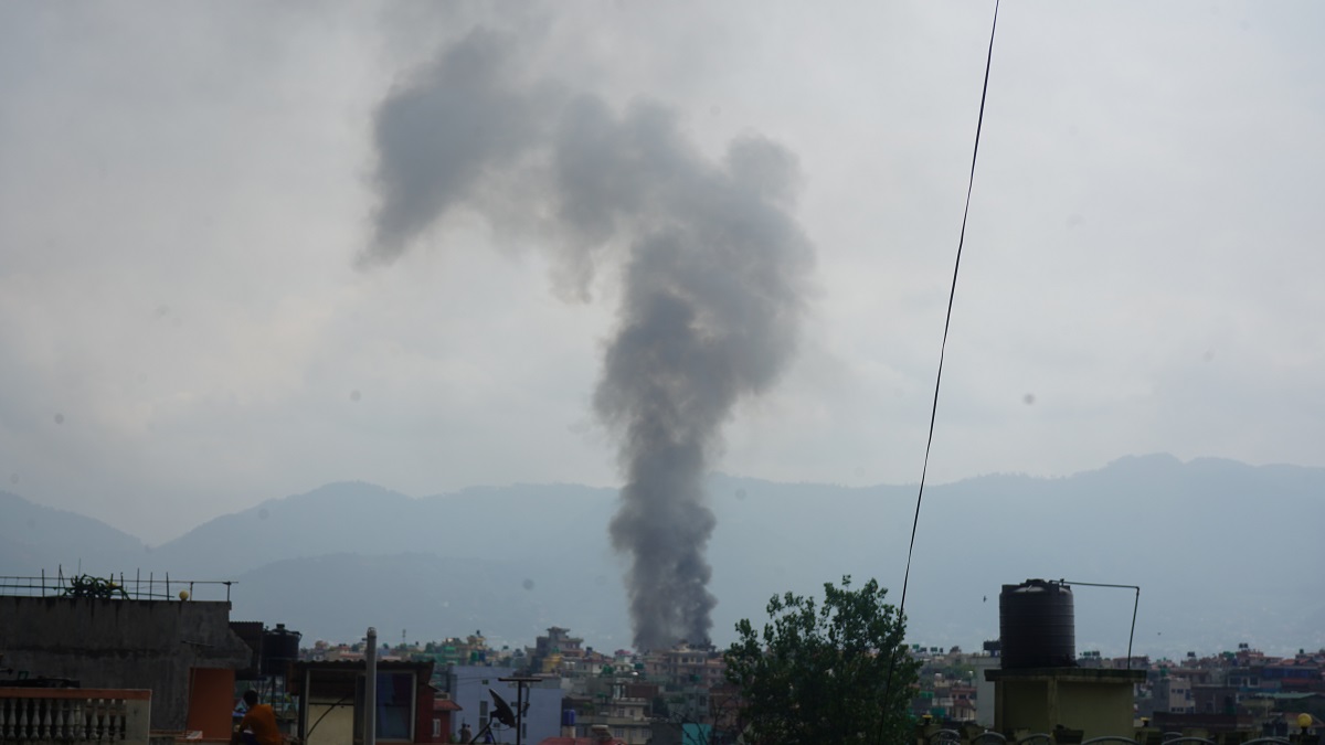 बालकोटको ओली निवासमा आगजनी
