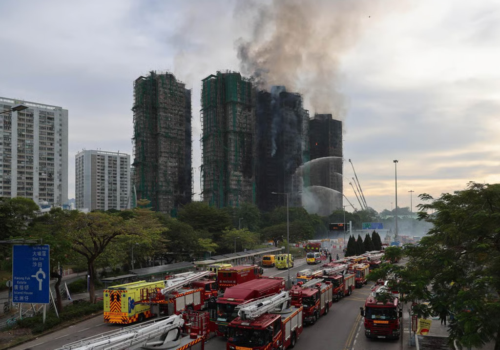 apartment-burn-in-hong-kong-(10)-1764219207.jpg