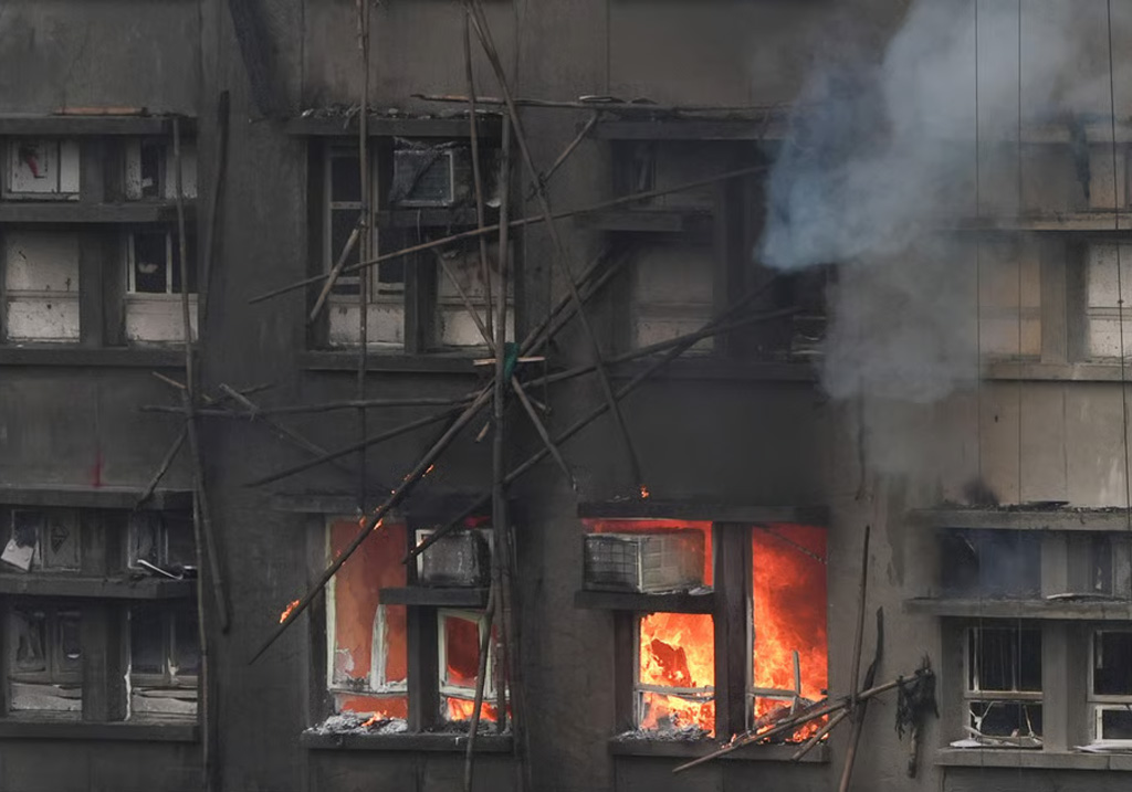 apartment-burn-in-hong-kong-(5)-1764219203.jpg