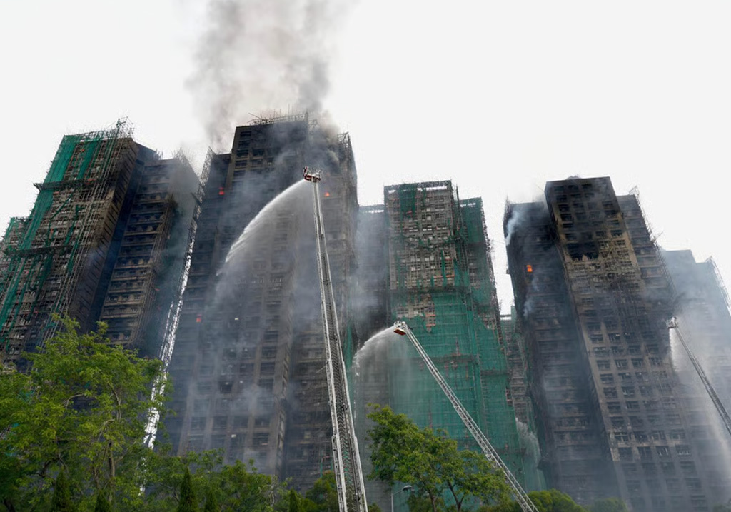 apartment-burn-in-hong-kong-(9)-1764219207.jpg