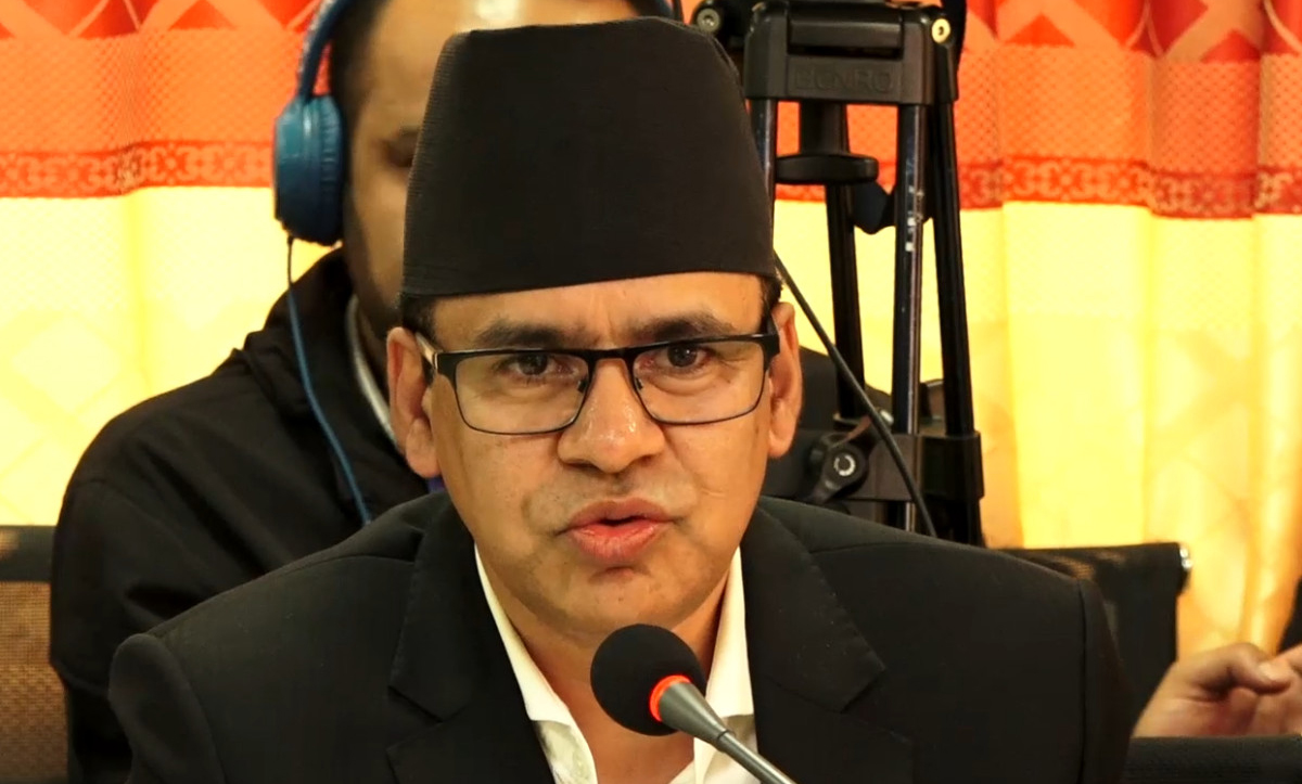 'निजामती कर्मचारीको अवकास ६० वर्ष गरौं'