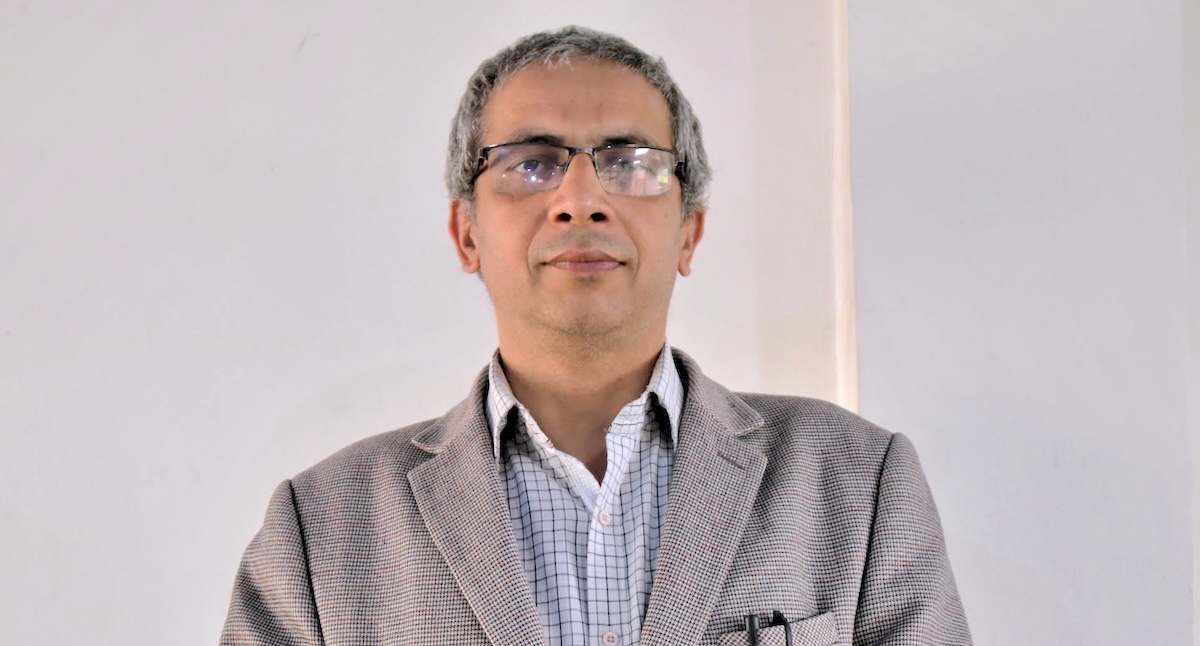 काठमाडौं युनिभर्सिटीको स्कुल अफ एजुकेसनका डिन प्राध्यापक डाक्टर बालचन्द्र लुइँटेल। तस्बिर स्रोतः केयु