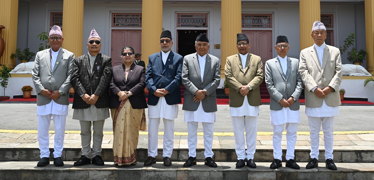 राष्ट्रपति र सातै प्रदेशका प्रमुखहरूबीच भेट