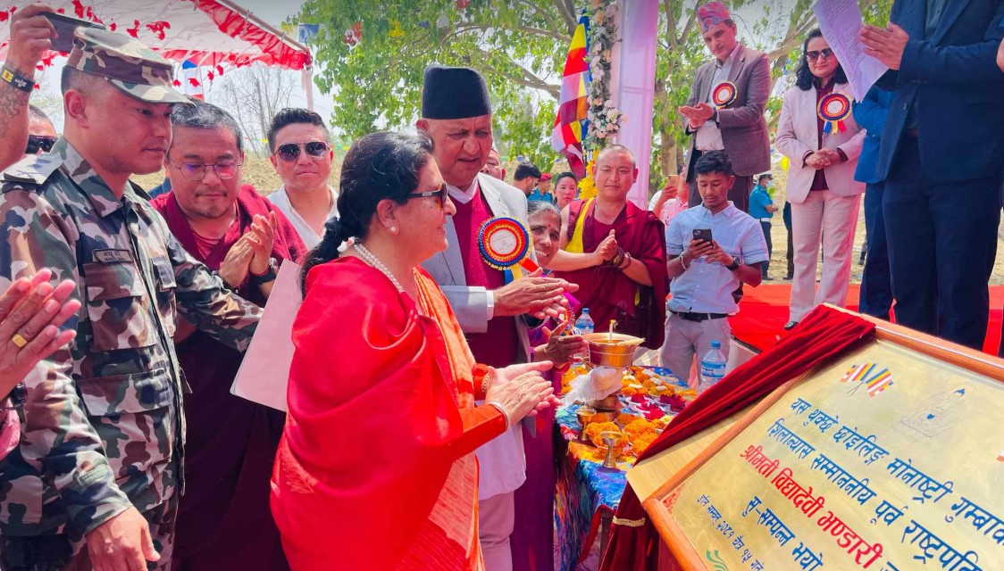 पूर्वराष्ट्रपति भण्डारीले गरिन् थुक्छे छोइलिङ्ग मोनास्ट्री गुम्बाको शिलान्यास