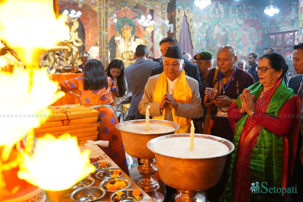 राष्ट्रपति पौडेलले गरे बौद्ध स्तूपको दर्शन (तस्बिरहरू)