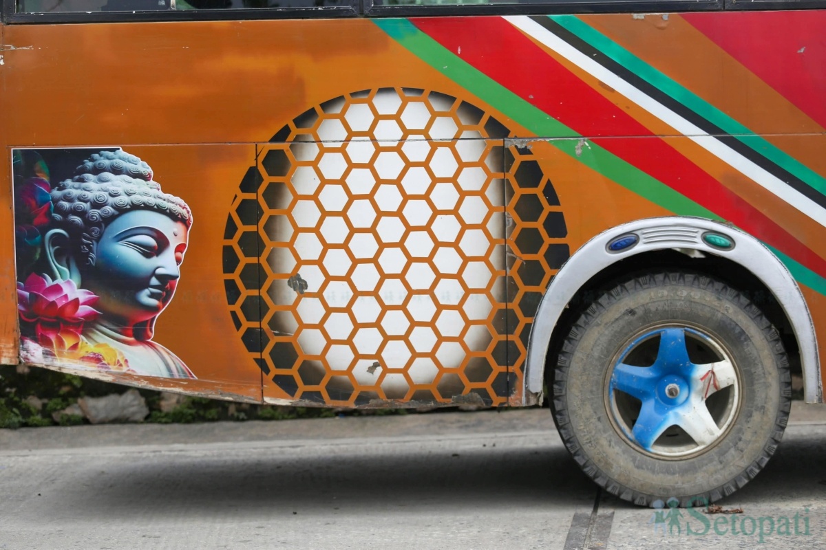 bus-(12)-1790419742.jpg