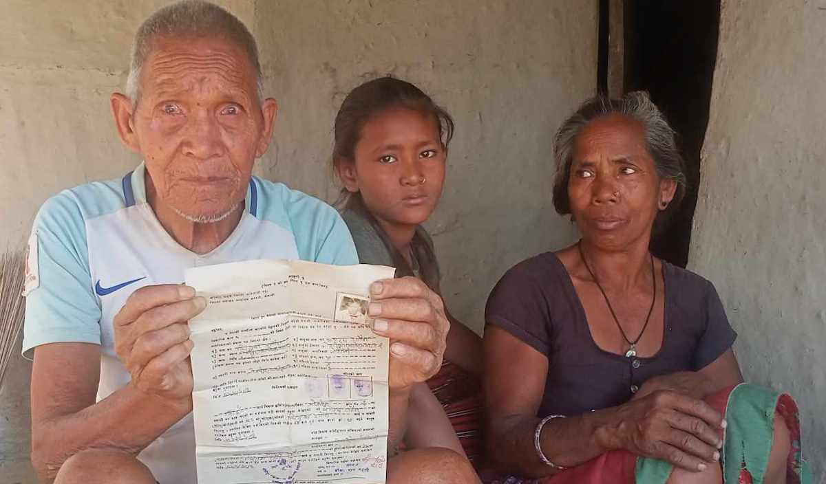 चिंगुवा रानी र उनीहरूकी नातिनी। तस्बिर : सविता बुढा/सेतोपाटी