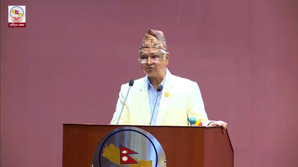 अर्थमन्त्रीलाई कांग्रेस सांसद मिश्रको आग्रह- यसपालि रक्सी र चुरोटमा कर नबढाउनुस्