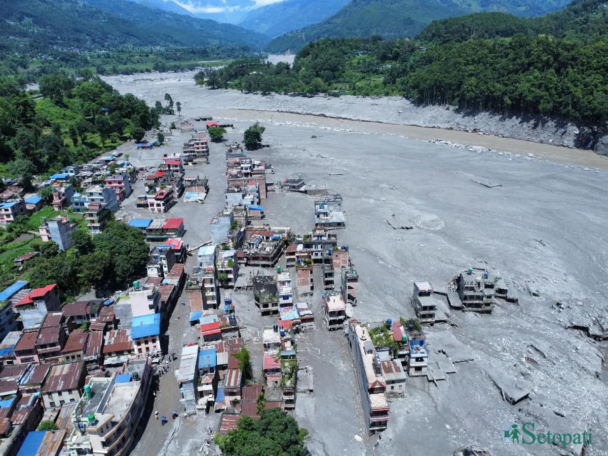 बाढीपछिको नुवाकोटको देवीघाट। तस्बिरः नवीनबाबु गुरूङ/सेतोपाटी।