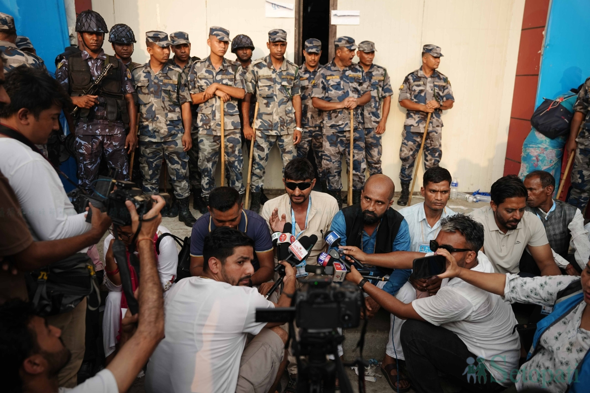 dharna-(5)-1782477940.jpg