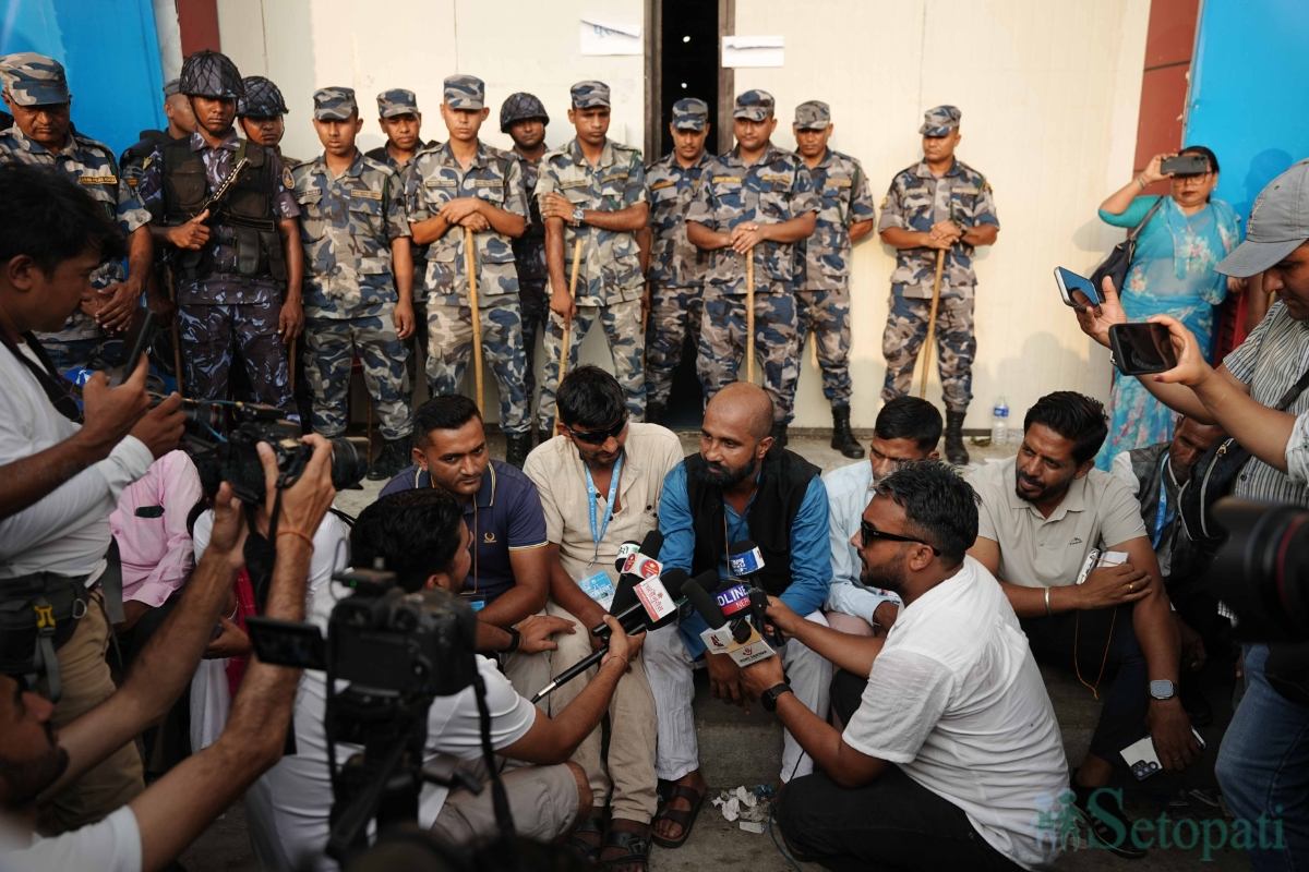 dharna-(6)-1782477940.jpg