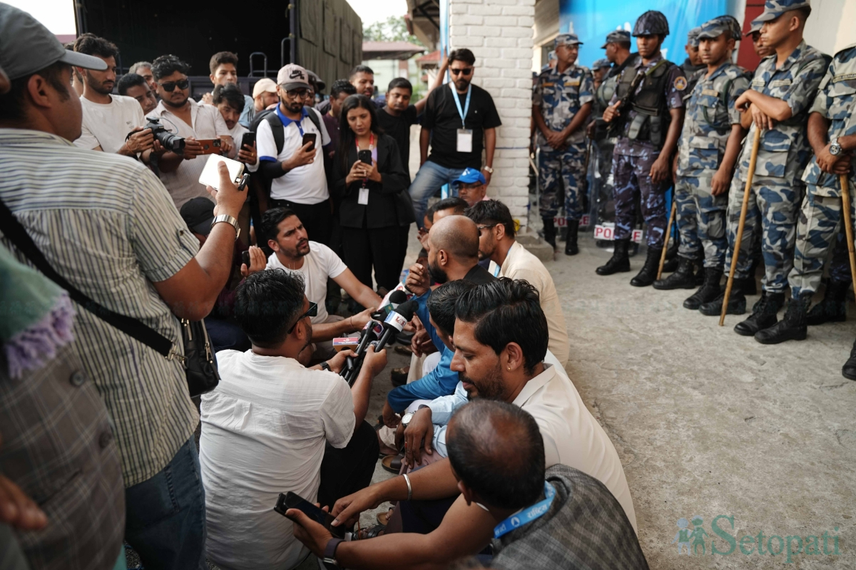 dharna-(7)-1782477941.jpg