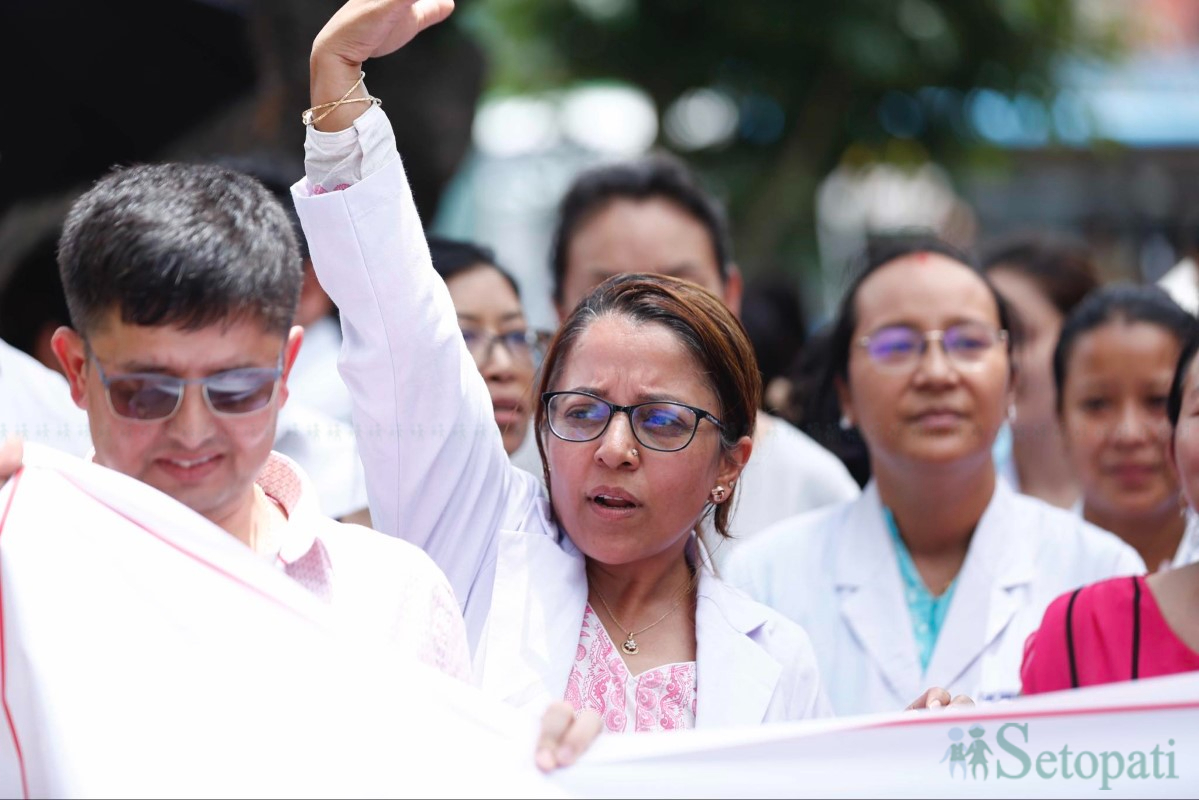 doctor-aandolan-(9)-1751956735.jpg