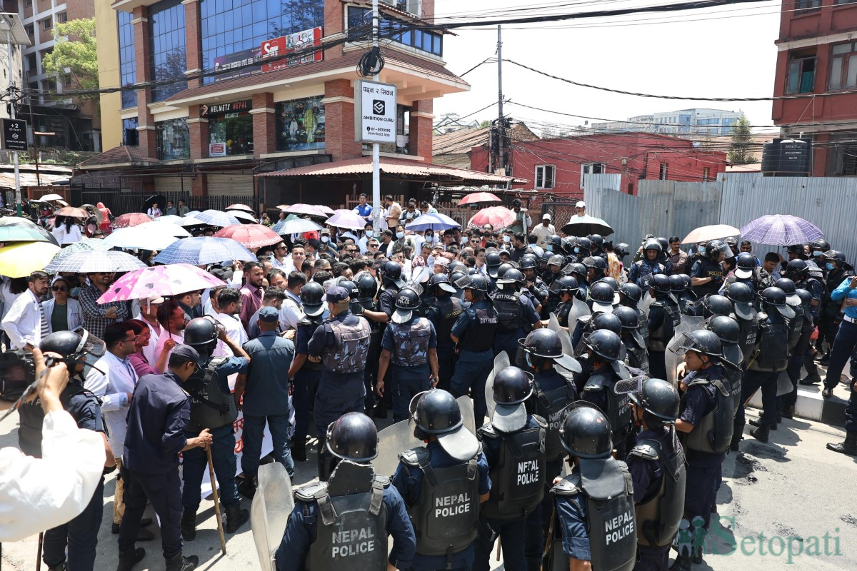 doctor-protest-(13)-1745486189.jpg