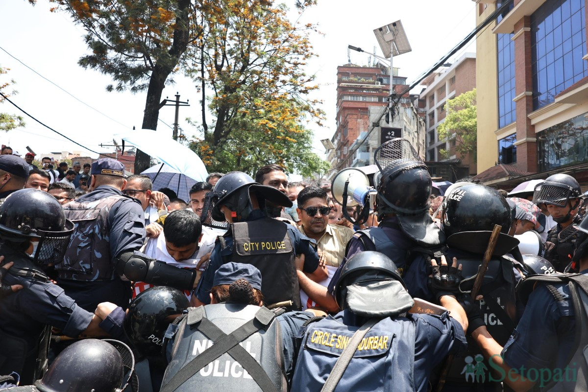 doctor-protest-(6)-1745486185.jpg