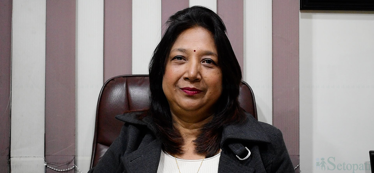 'महिला पनि डाक्टर हुन्छन् र? भनेर उपचार गराउन मान्दैनथे' (भिडिओ)