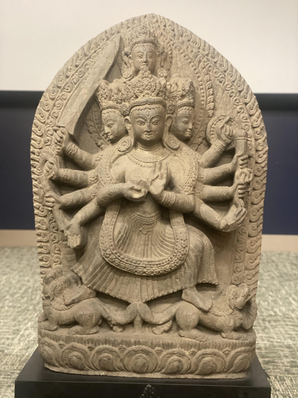 durga-murti-from-america-1705863104.jpg